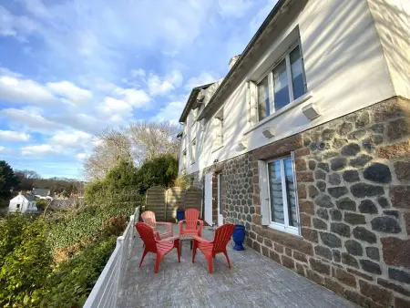 Location maison à Perros Guirec, Maison avec jardin clos à 650m de la plage, parking, 2 chambres