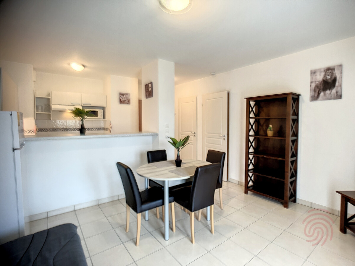 F2 41 m² climatisé, terrasse, animaux acceptés - Photo 2