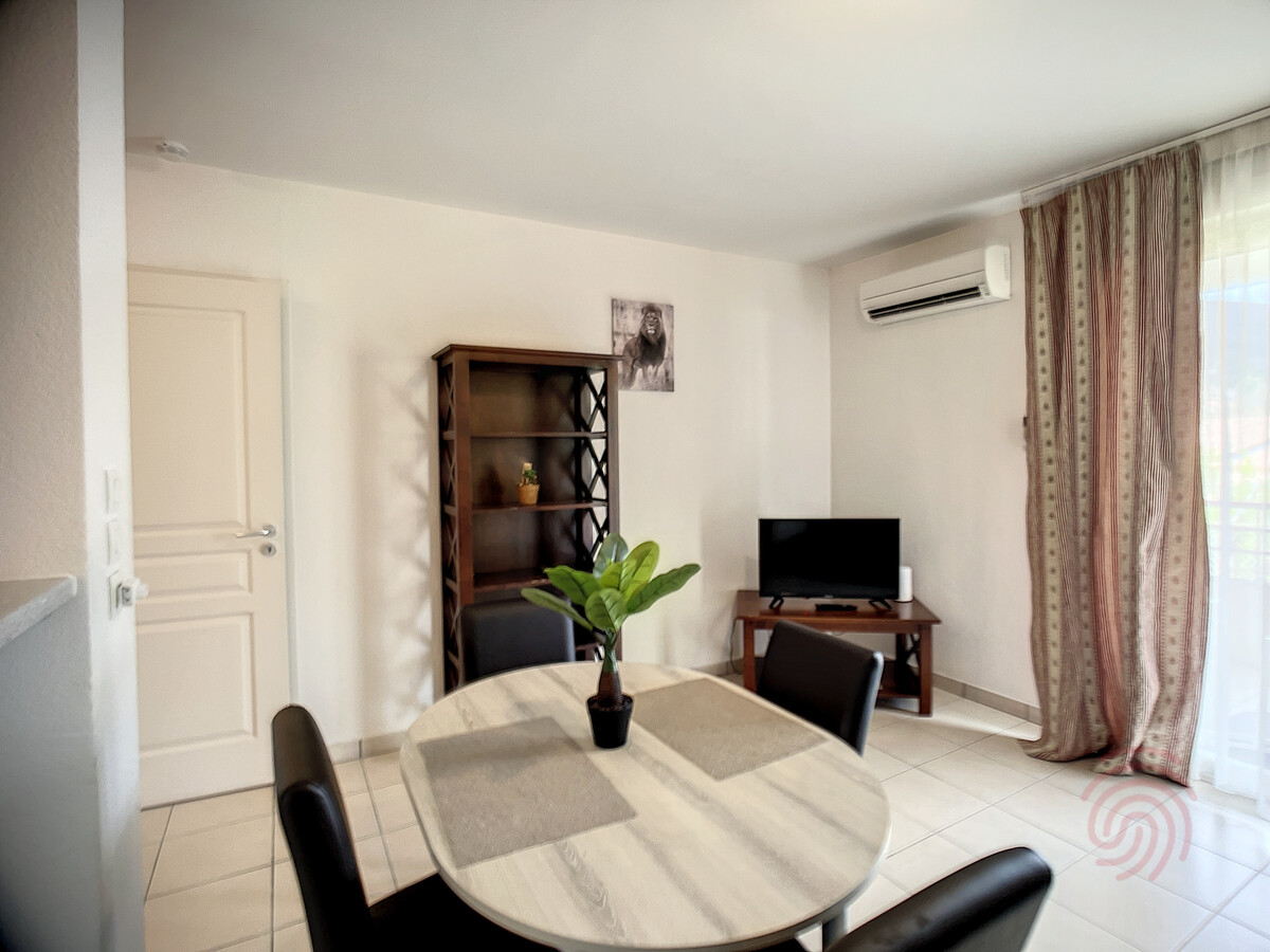 F2 41 m² climatisé, terrasse, animaux acceptés - Photo 4