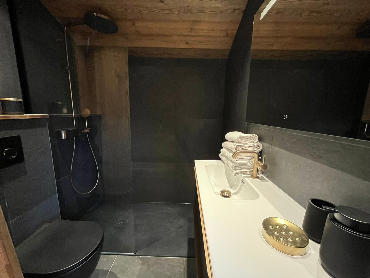 Appartement T4 centre La Clusaz, balcon sud, parking - Photo 11