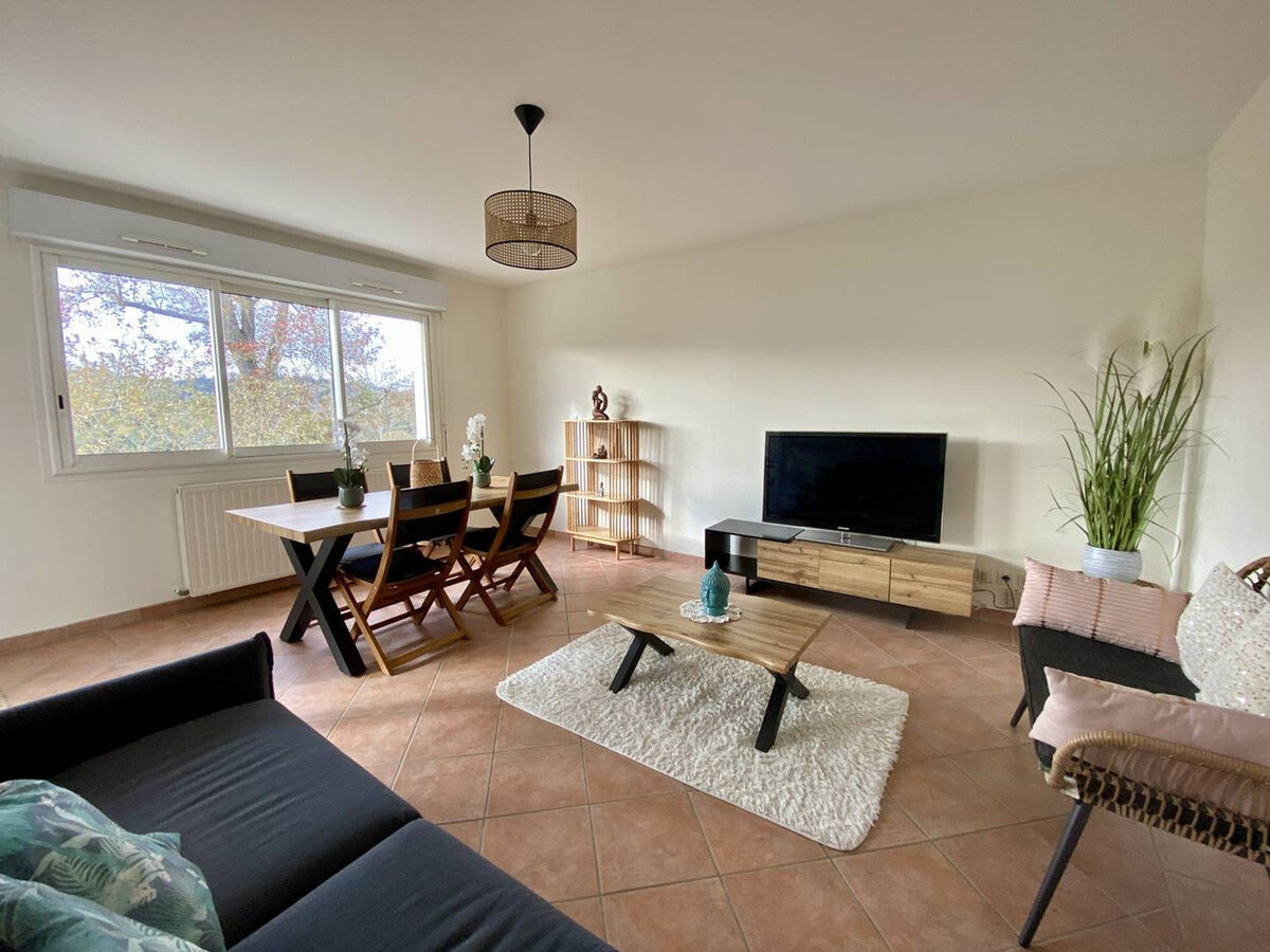 Appartement 3 personnes à Cambo-les-Bains, terrasse vue montagnes - Photo 4