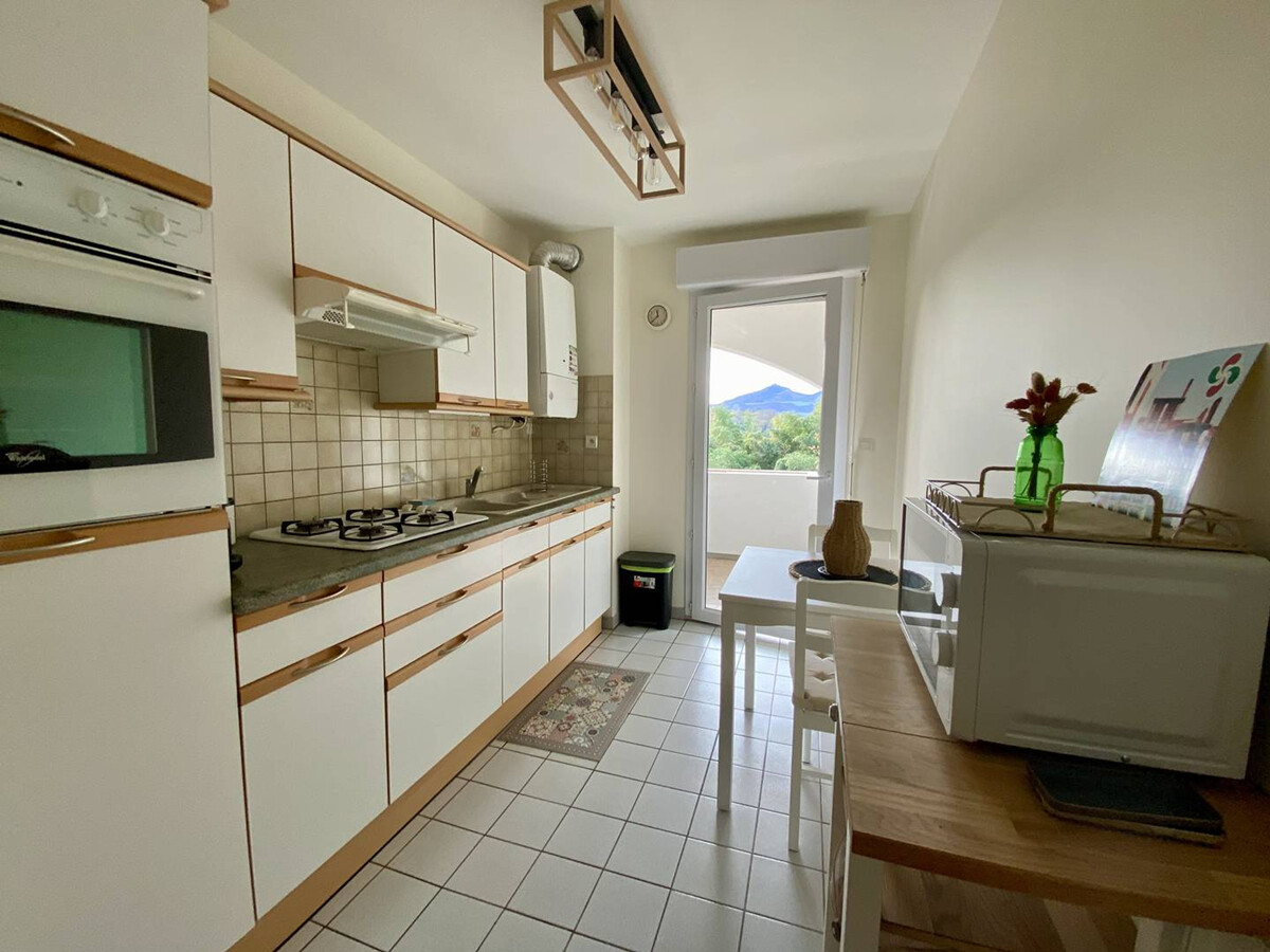 Appartement 3 personnes à Cambo-les-Bains, terrasse vue montagnes - Photo 7