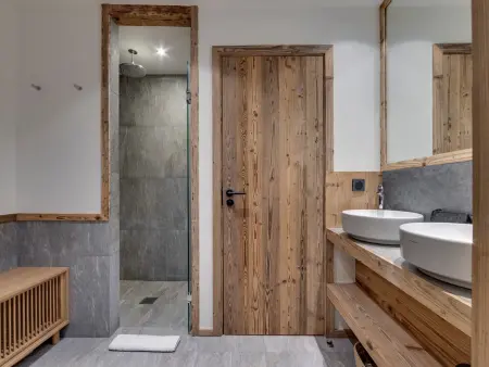 Chalet Élégant au Pied des Pistes à Val d'Isère - Photo 3