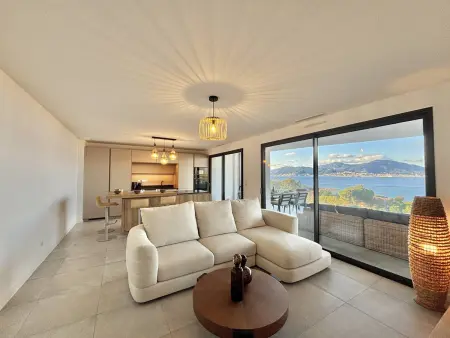 Location appartement à PORTICCIO, Porticcio : Appartement 3 Pièces Vue Mer, Parking, 4 Pers.