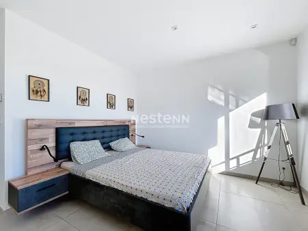 Villa contemporaine vue mer et piscine débordement - Photo 8