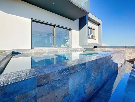 Villa contemporaine vue mer et piscine débordement - Photo 22
