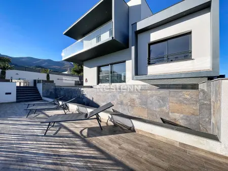 Villa contemporaine vue mer et piscine débordement - Photo 24