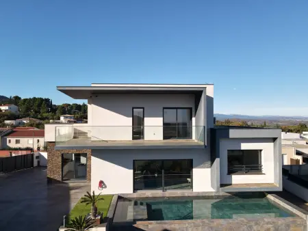 Villa contemporaine vue mer et piscine débordement - Photo 26