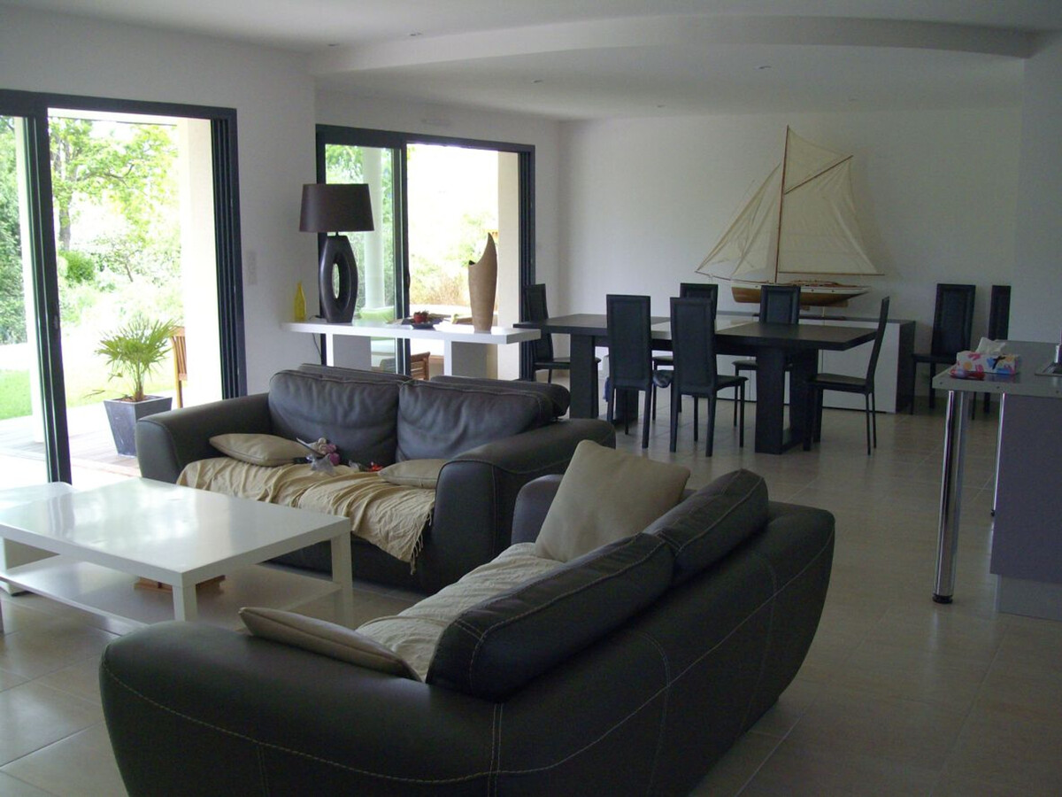 Maison plain pied 130 m² avec garage, jardin et table de ping pong - Photo 5