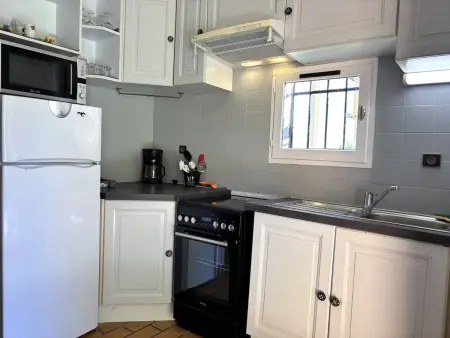 Appartement 2 pièces Hyères avec jardin et piscine : photo 4