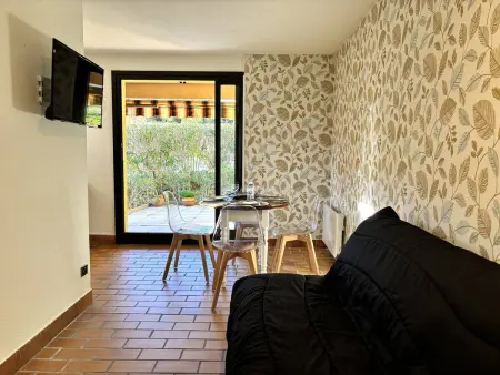 Appartement 2 pièces Hyères avec jardin et piscine : photo 6