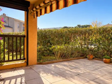 Appartement 2 pièces Hyères avec jardin et piscine : photo 9
