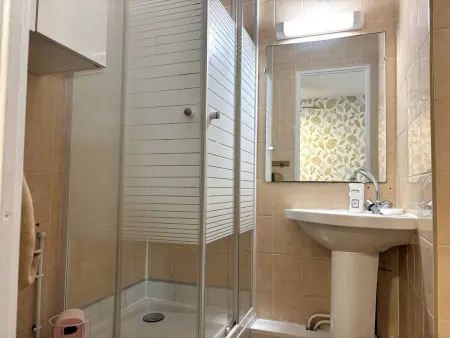 Appartement 2 pièces Hyères avec jardin et piscine : photo 11