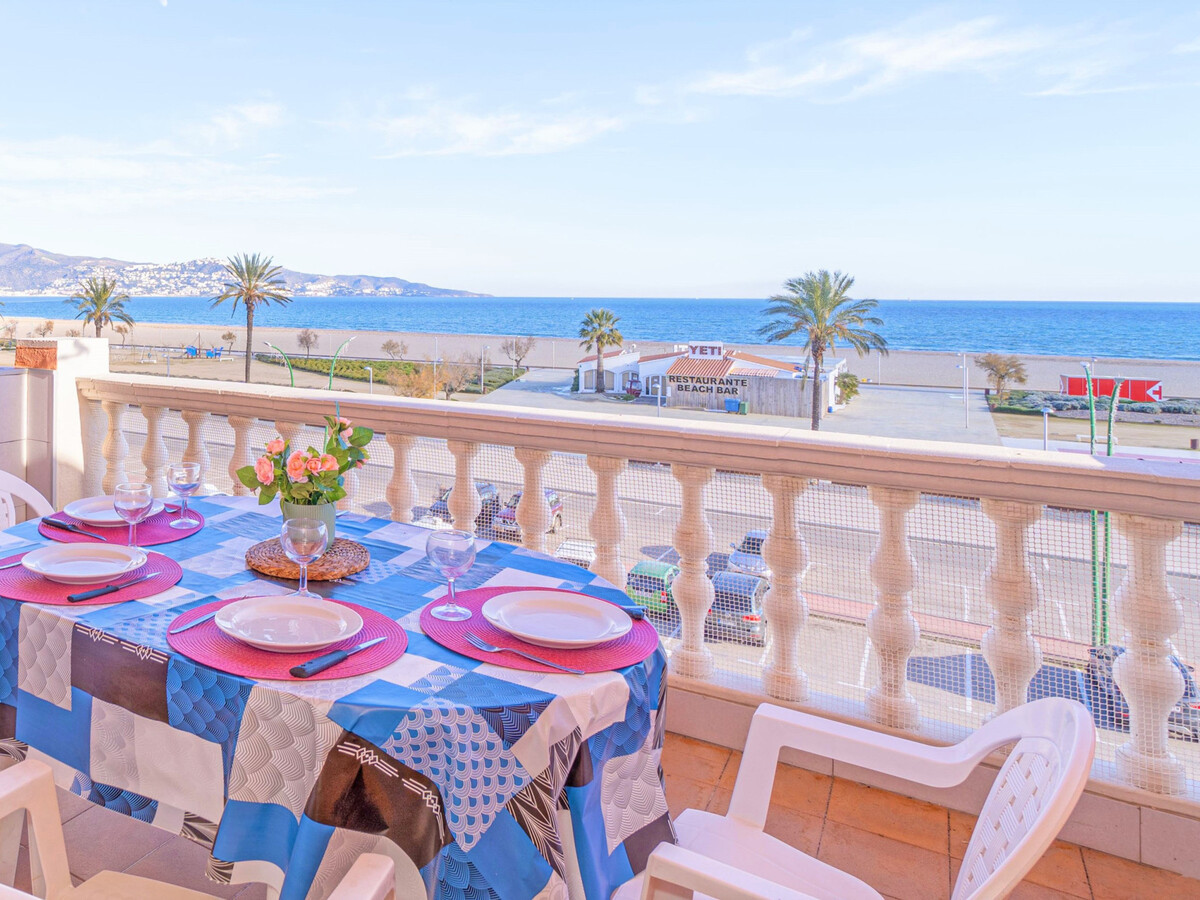 Appartement 6 pers. en première ligne de plage à Empuriabrava - Photo 1