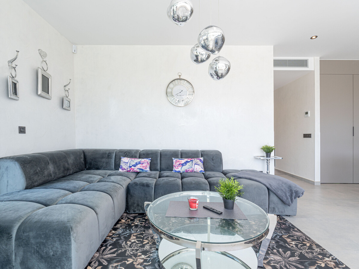 Appartement 3 chambres Roses, piscine et parking couvert - Photo 8