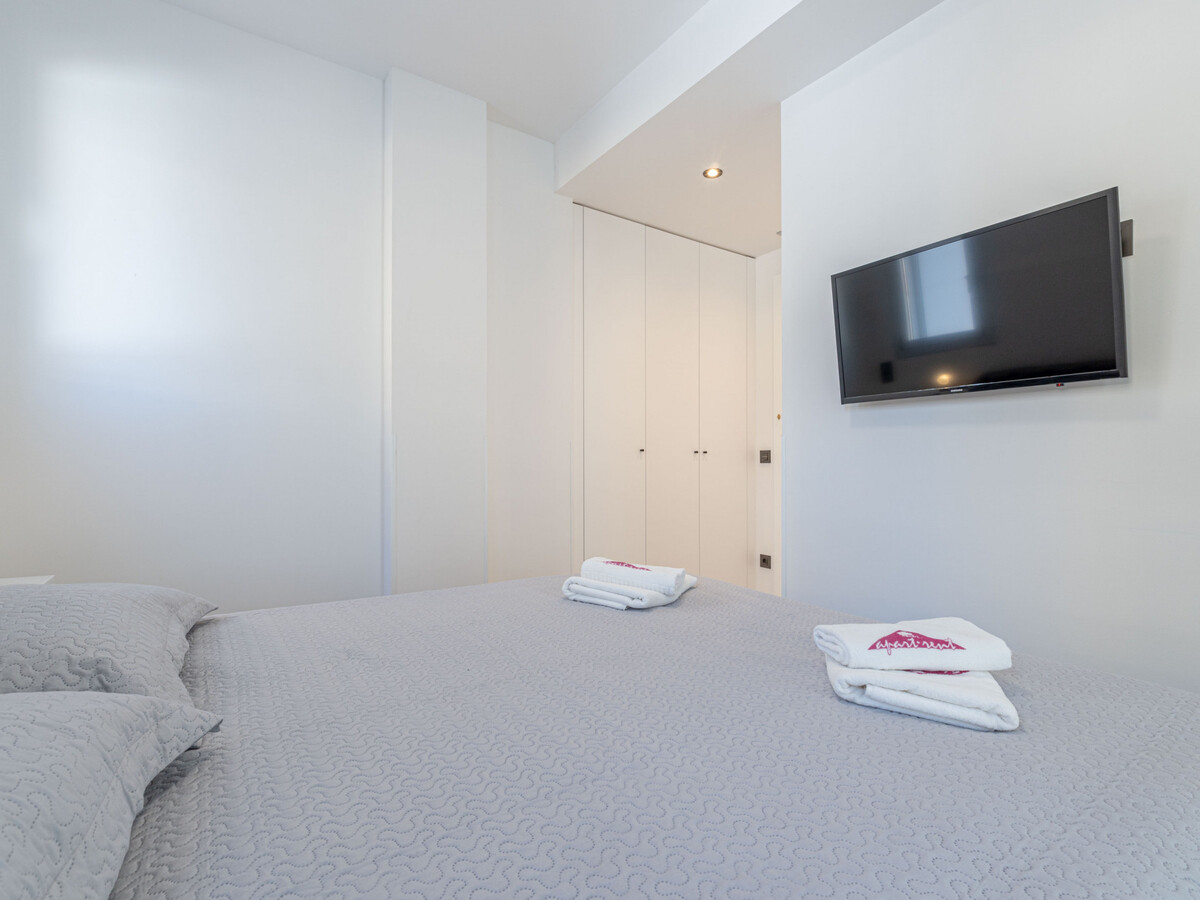 Appartement 3 chambres Roses, piscine et parking couvert - Photo 13