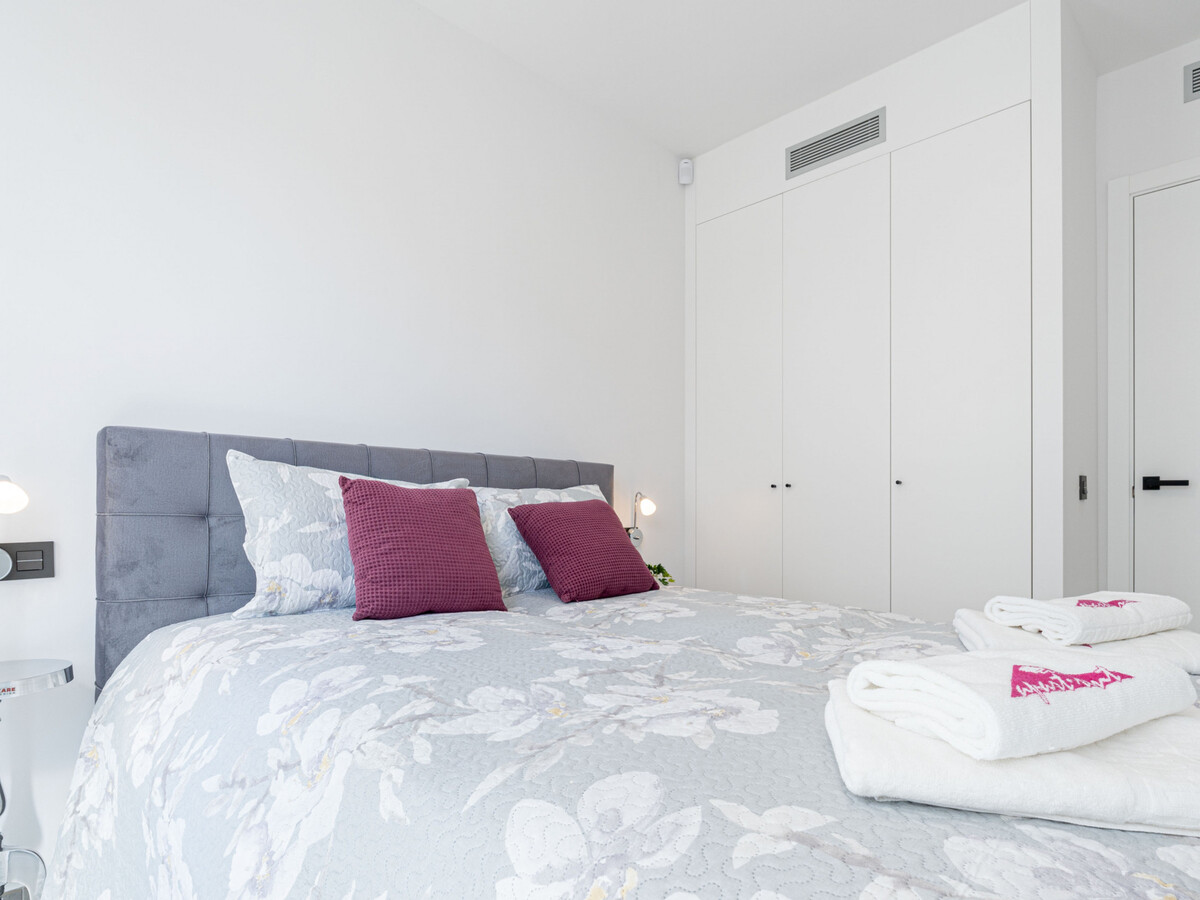 Appartement 3 chambres Roses, piscine et parking couvert - Photo 16