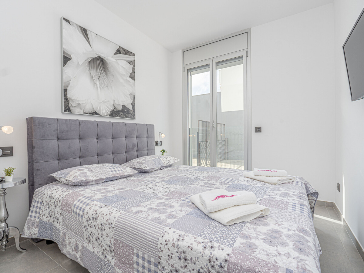 Appartement 3 chambres Roses, piscine et parking couvert - Photo 18