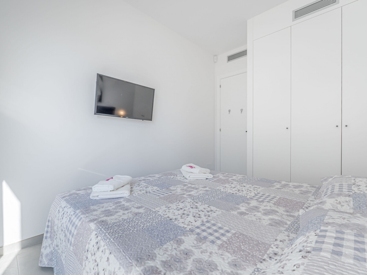 Appartement 3 chambres Roses, piscine et parking couvert - Photo 19