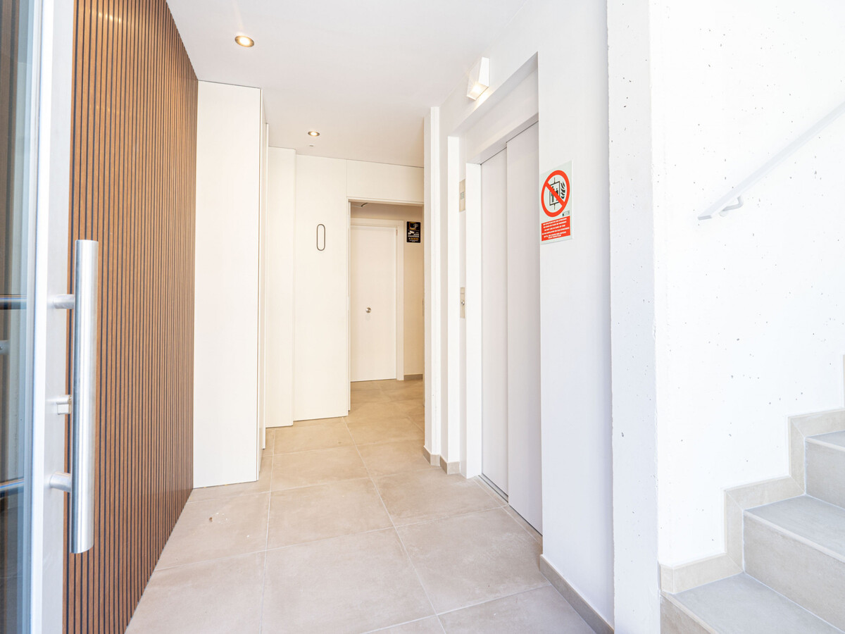 Appartement 3 chambres Roses, piscine et parking couvert - Photo 32