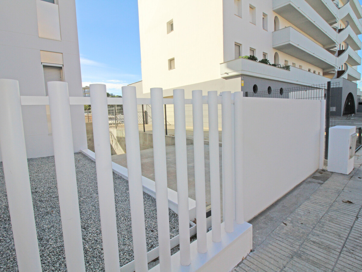 Appartement 3 chambres Roses, piscine et parking couvert - Photo 35