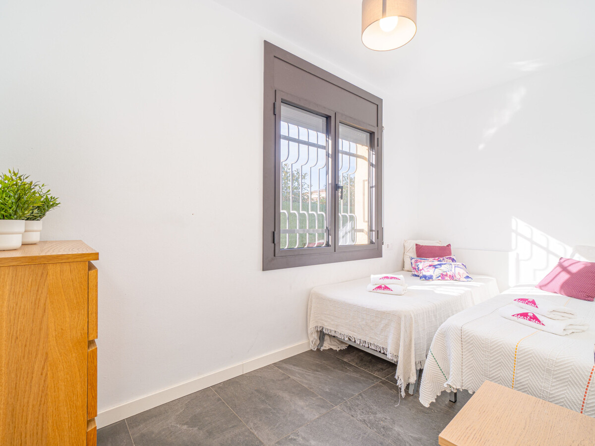 Villa 68 m² Empuriabrava, 2 chambres, piscine privée - Photo 17