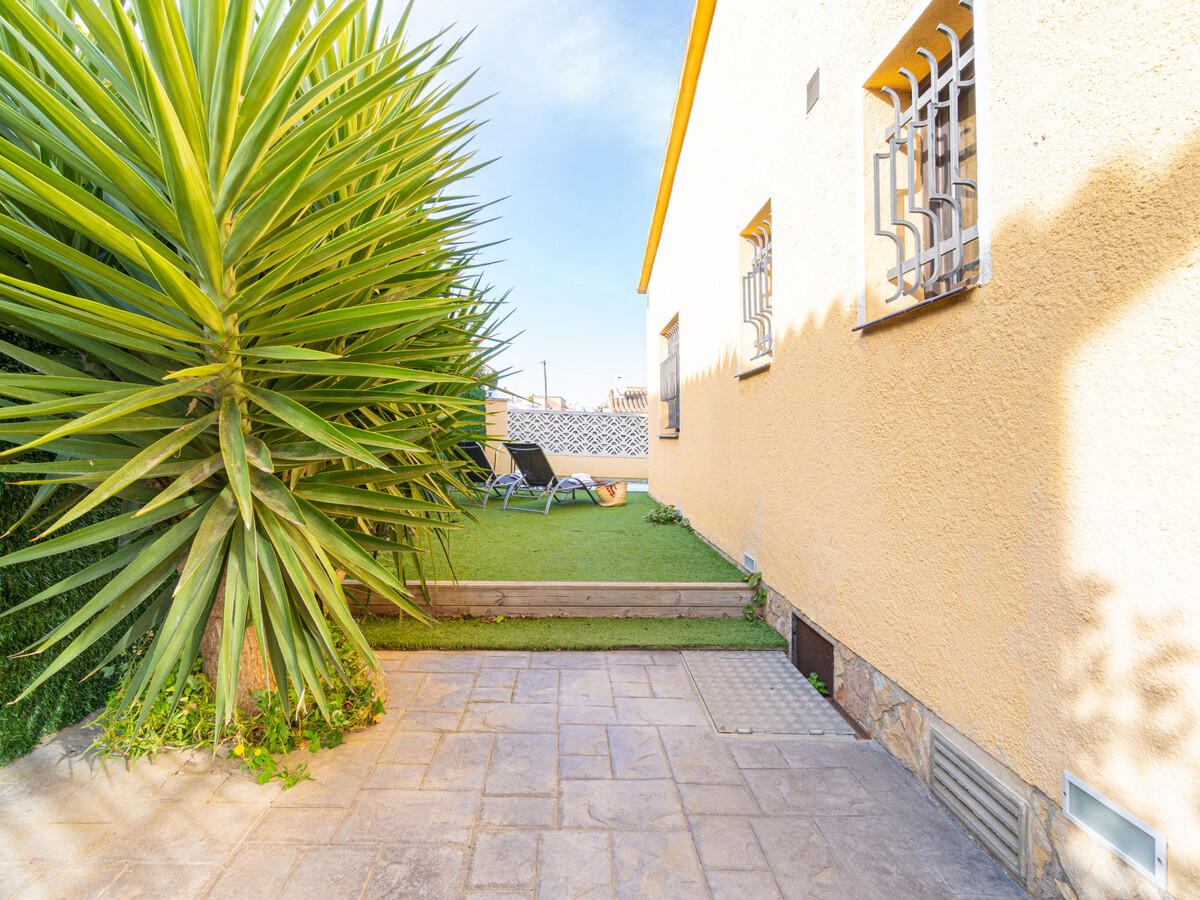 Villa 68 m² Empuriabrava, 2 chambres, piscine privée - Photo 32
