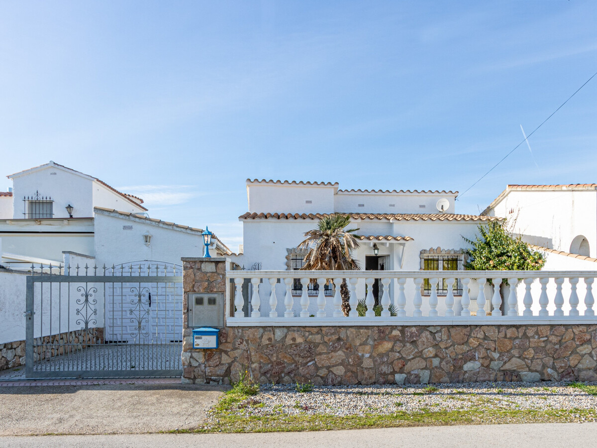 Villa 3 chambres avec piscine et amarrage à Empuriabrava - Photo 34