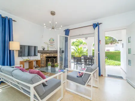 Villa à Empuriabrava pour 6 avec studio séparé, proche plages et centre, lave-linge inclus - Photo 2