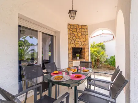 Villa à Empuriabrava pour 6 avec studio séparé, proche plages et centre, lave-linge inclus - Photo 4