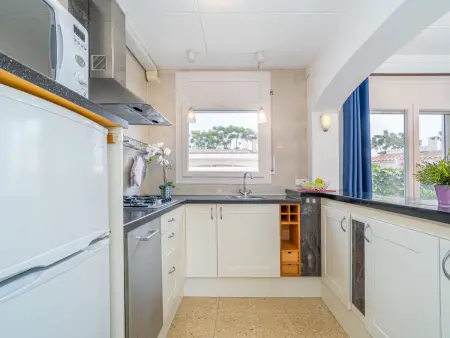Villa à Empuriabrava pour 6 avec studio séparé, proche plages et centre, lave-linge inclus - Photo 8