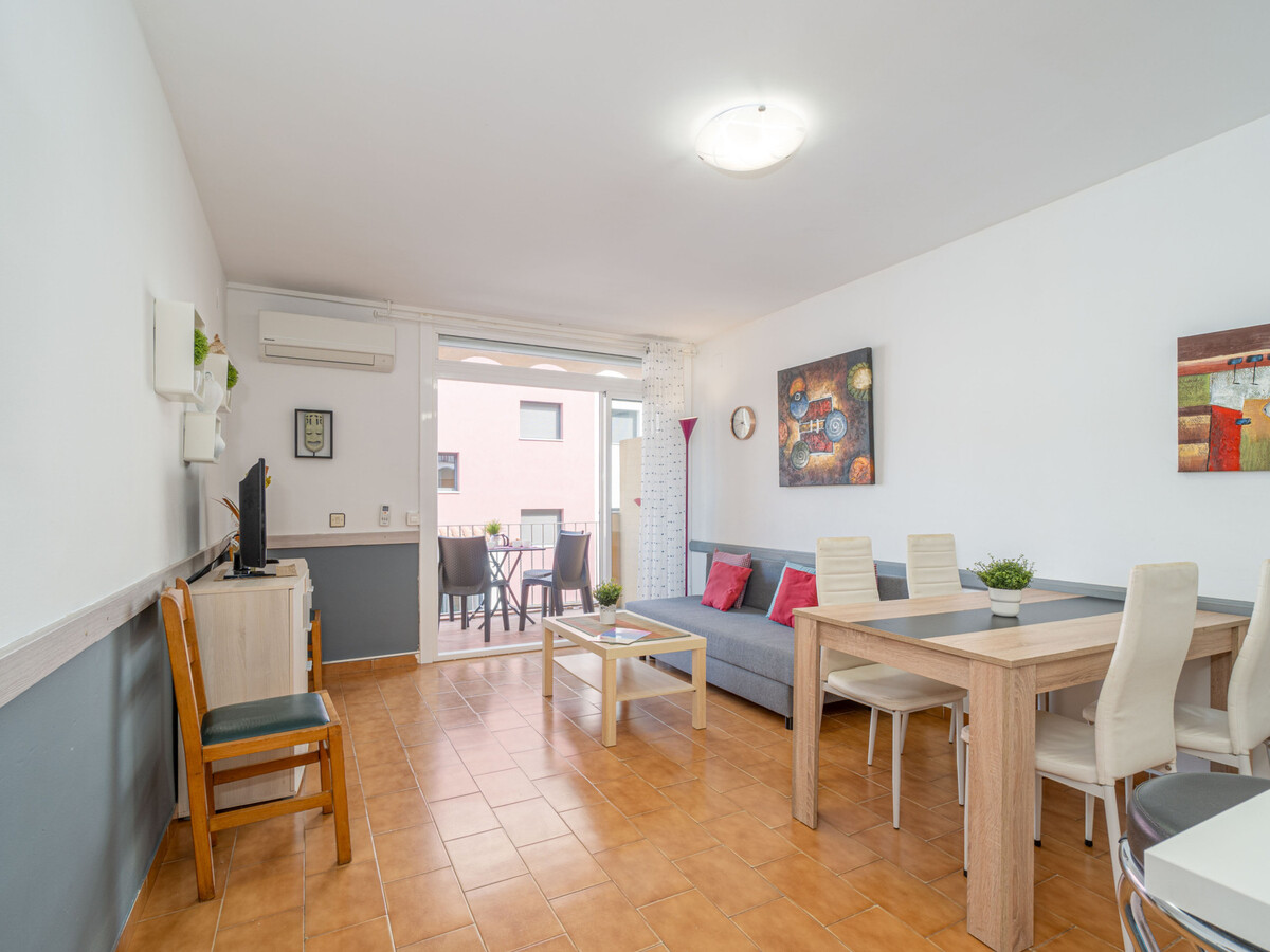 Appartement familial 2 chambres proche plage, climatisation, animaux admis - Photo 2
