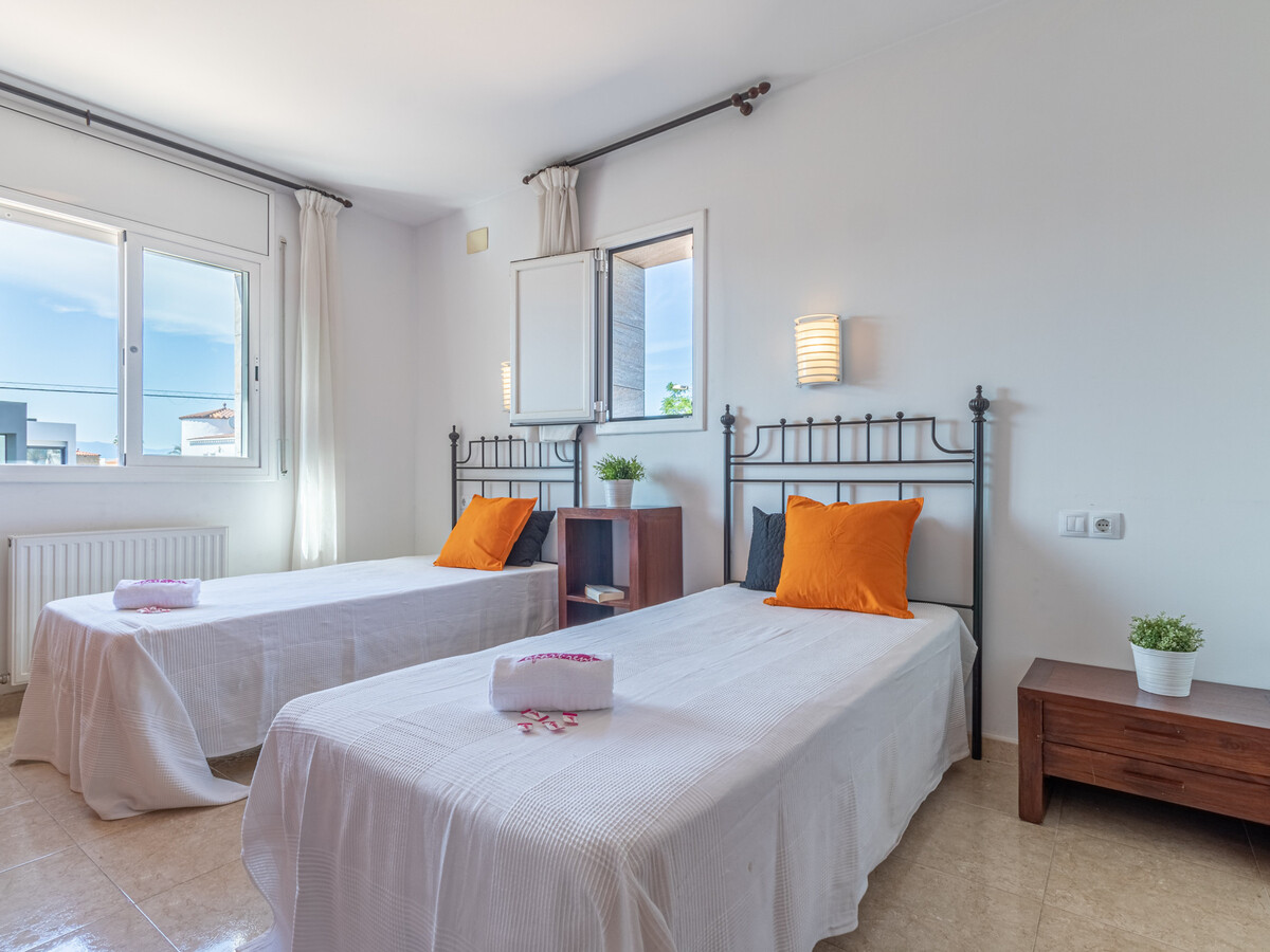 Villa 5 chambres avec piscine privée et amarrage à Empuriabrava - Photo 16