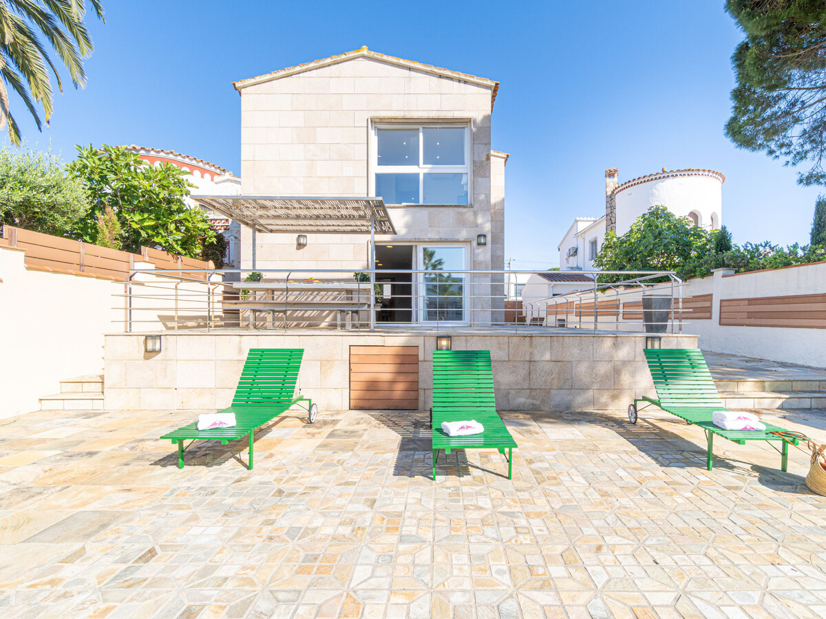 Villa 4 chambres avec piscine privée et amarrage à Empuriabrava - Photo 3