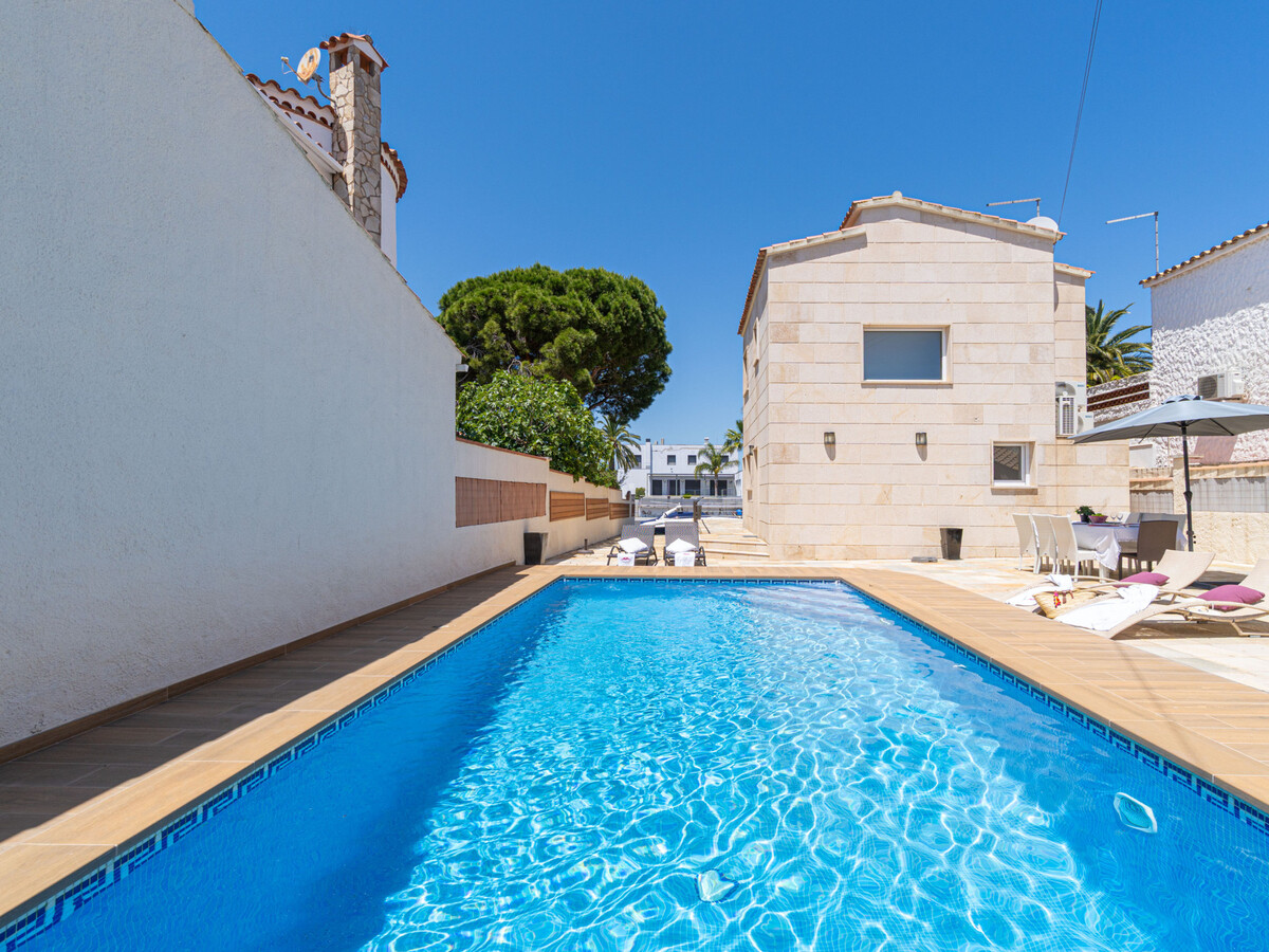 Villa 4 chambres avec piscine privée et amarrage à Empuriabrava - Photo 7