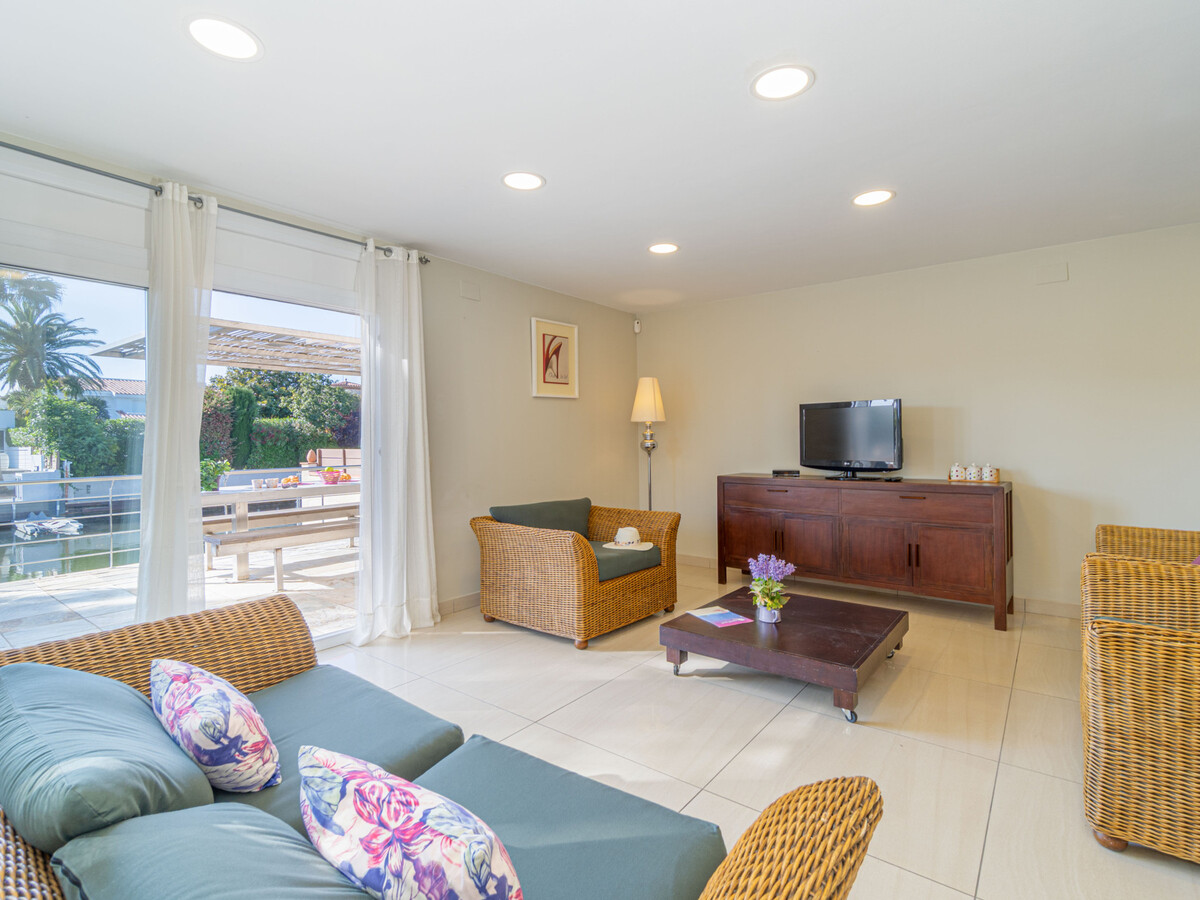 Villa 4 chambres avec piscine privée et amarrage à Empuriabrava - Photo 8