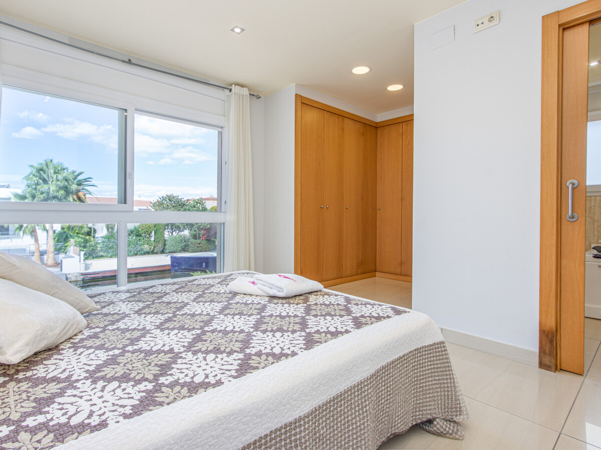 Villa 4 chambres avec piscine privée et amarrage à Empuriabrava - Photo 21