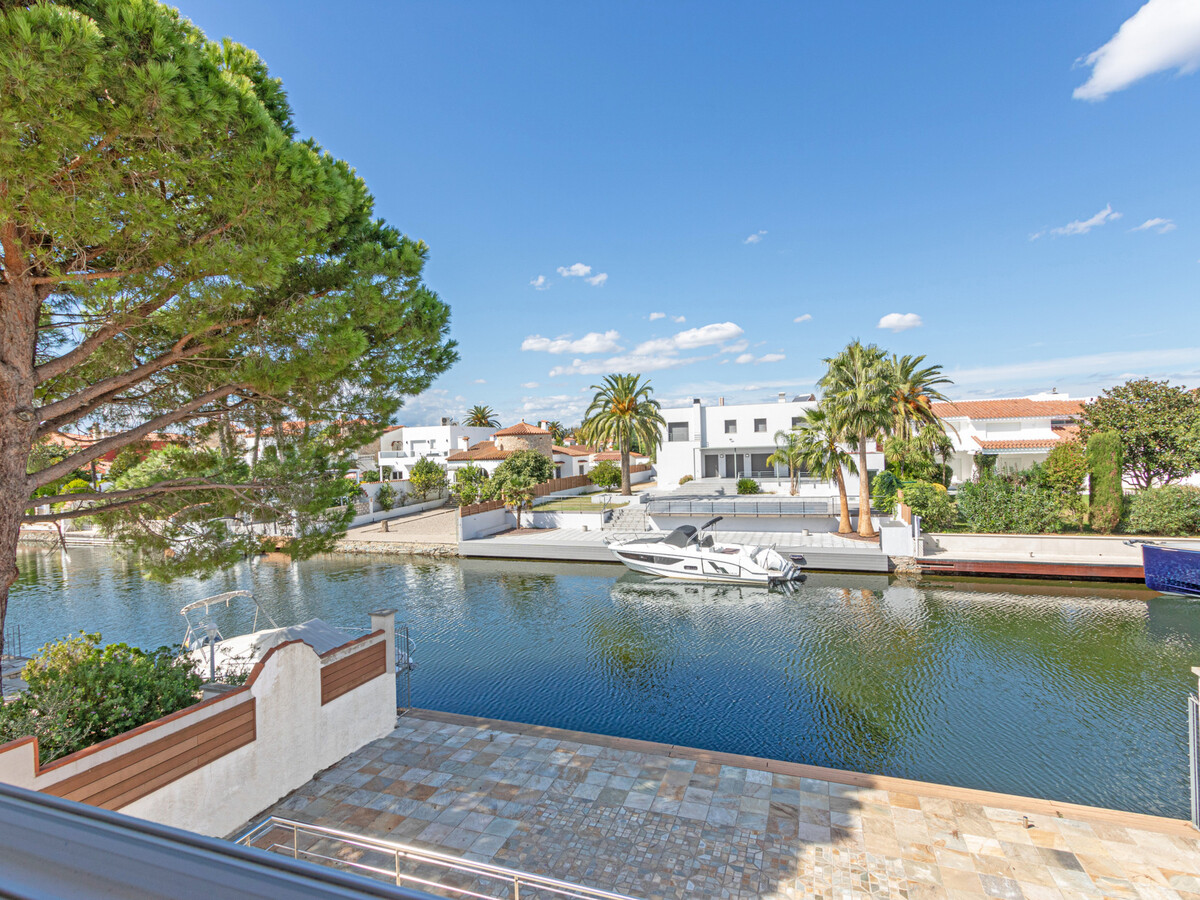 Villa 4 chambres avec piscine privée et amarrage à Empuriabrava - Photo 23