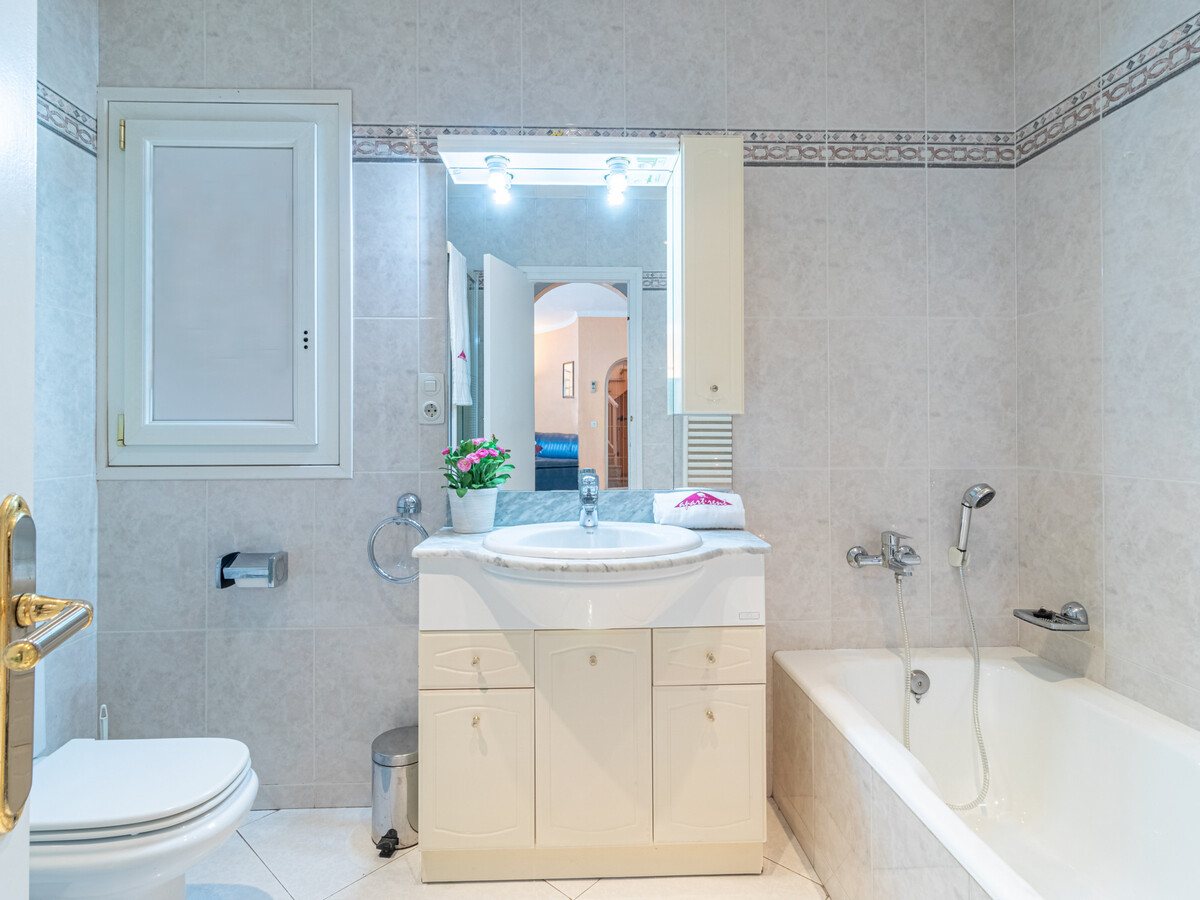 Villa Canal 4 chambres avec piscine privée et amarrage - Photo 14