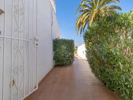 Villa au canal avec piscine privée et amarrage 12m - Photo 32