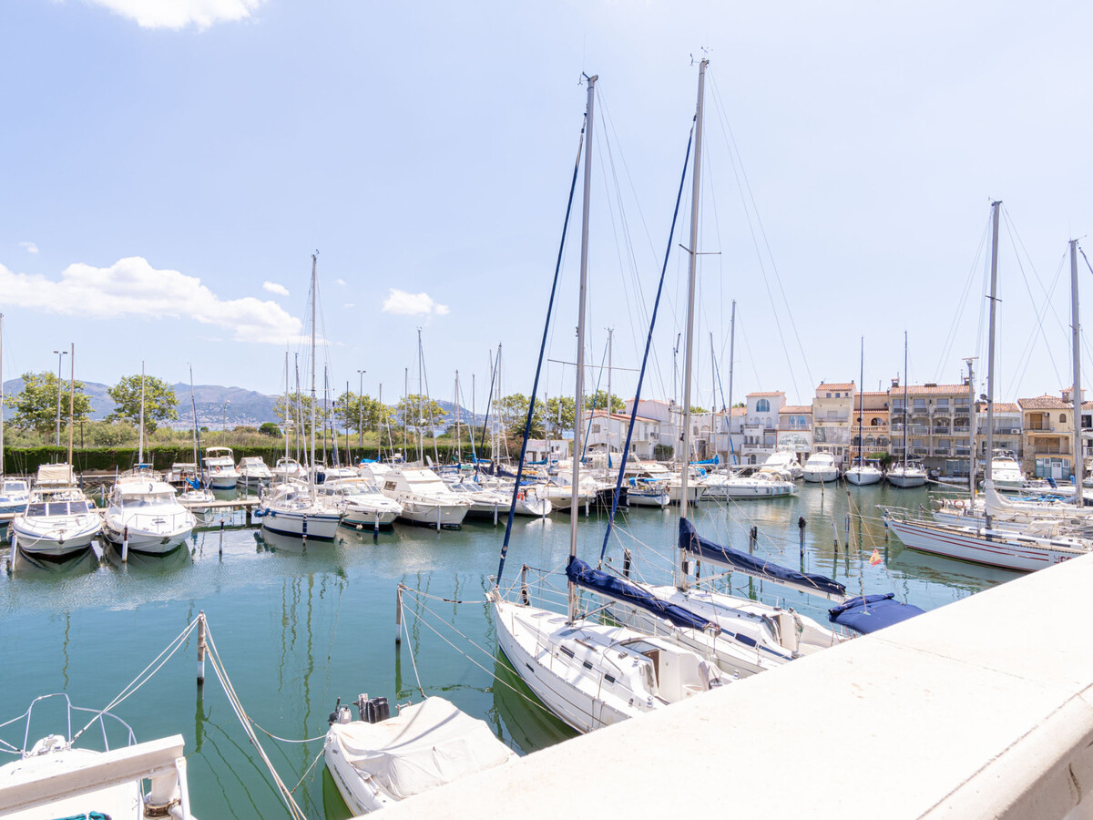 Duplex 3 chambres vue canal à Empuriabrava, 400 m plage - Photo 2