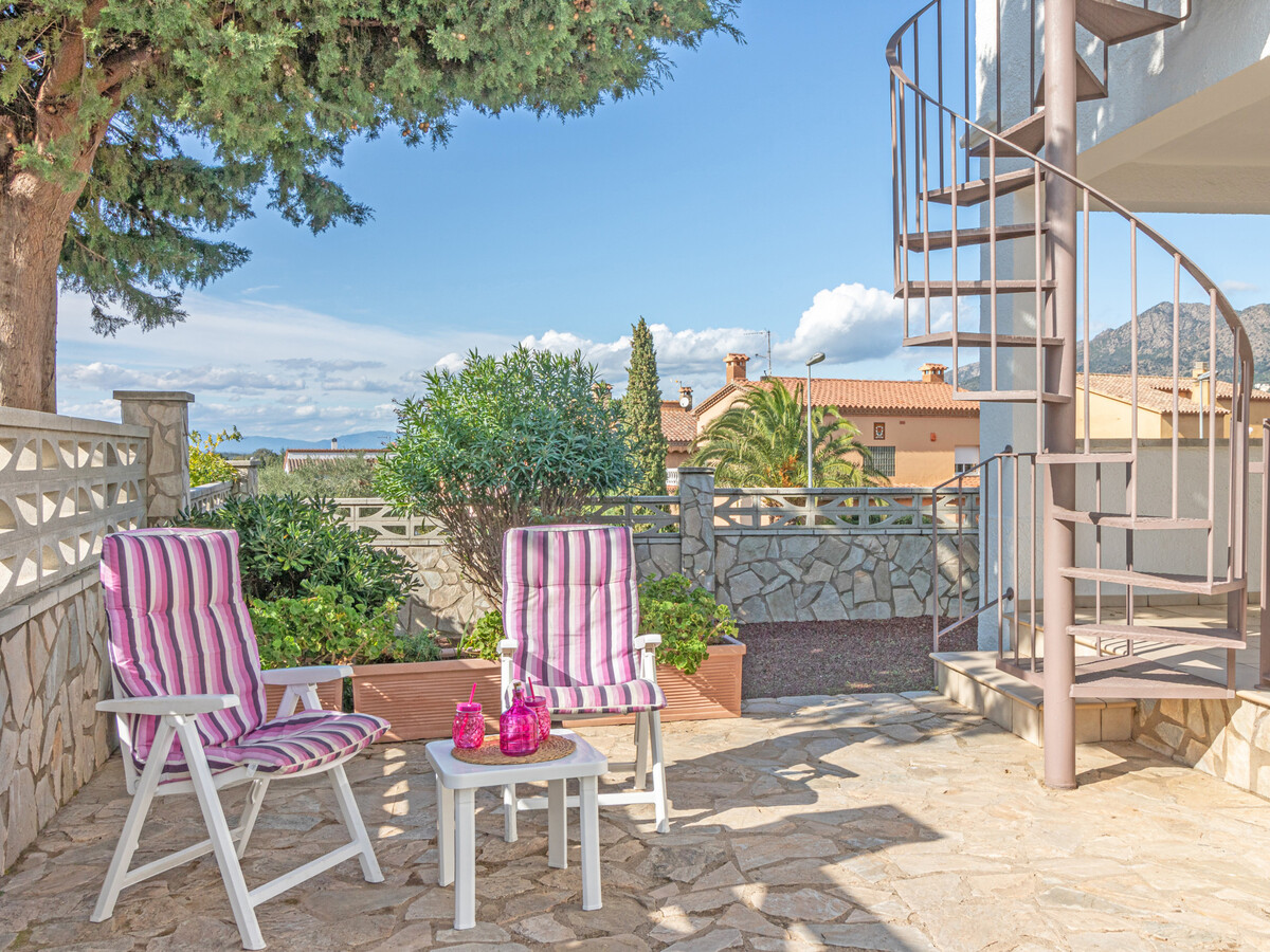 Villa 3 ch à Roses, 950 m de la plage, jardin & barbecue - Photo 2