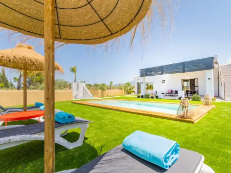 Location gite à Alhaurín el Grande, Maison lumineuse au calme avec piscine privée et Wi-Fi à Alhaurín el Grande