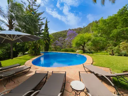 Villa avec piscine privée en pleine nature, idéale pour familles et groupes - Photo 2