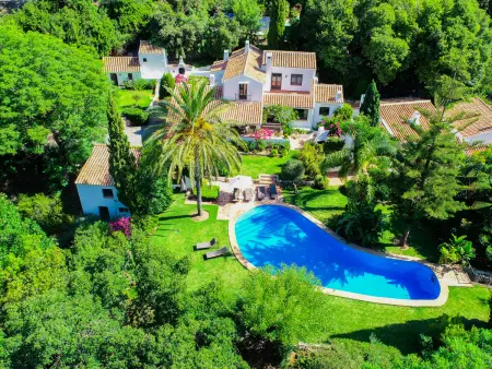 Villa avec piscine privée en pleine nature, idéale pour familles et groupes - Photo 7