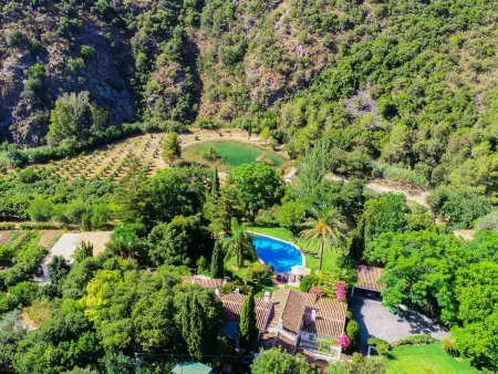 Villa avec piscine privée en pleine nature, idéale pour familles et groupes - Photo 9