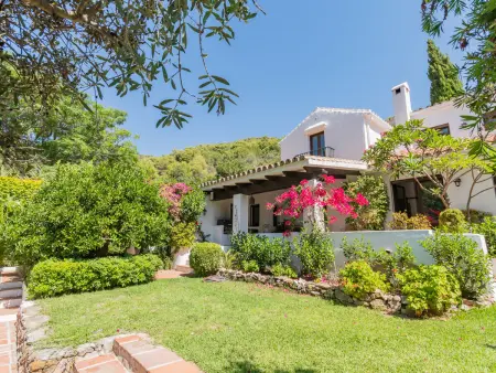 Villa avec piscine privée en pleine nature, idéale pour familles et groupes - Photo 12