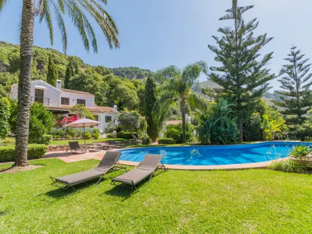 Villa avec piscine privée en pleine nature, idéale pour familles et groupes - Photo 14