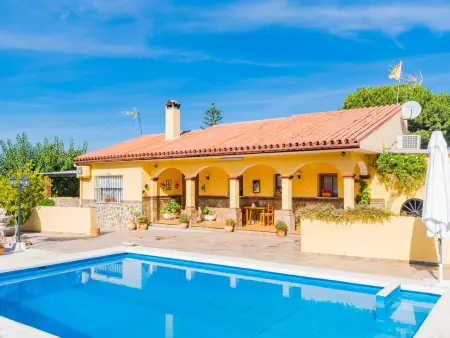 Location gite à Alhaurín de la Torre, Charmante villa avec piscine et jardin à Alhaurín de la Torre
