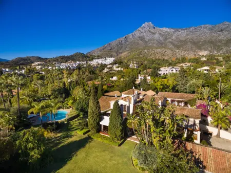 Villa Sierra Blanca : 9 chambres, piscine, sauna et padel : photo 4